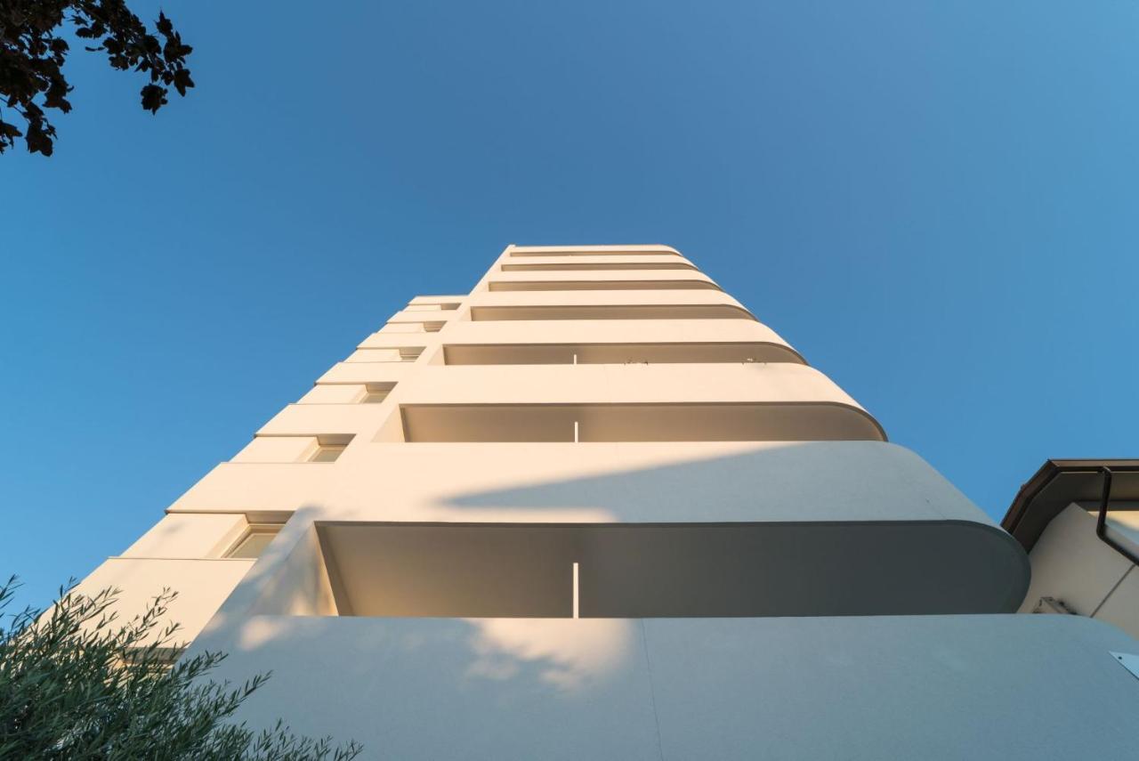 Appartamenti Torre Bianca 利尼亚诺萨比亚多罗 外观 照片