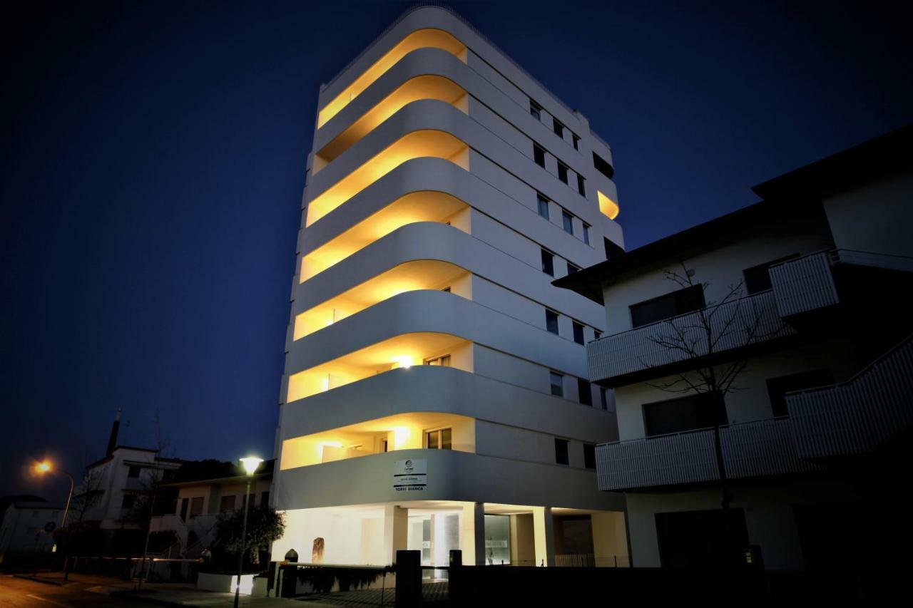 Appartamenti Torre Bianca 利尼亚诺萨比亚多罗 外观 照片